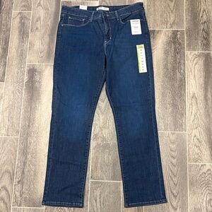 Levi’s Women's Totally Shaping Straight Leg Jeans 16